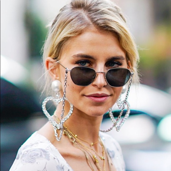 Alessandra rich oversized heart earrings silver - Picture 2 of 8